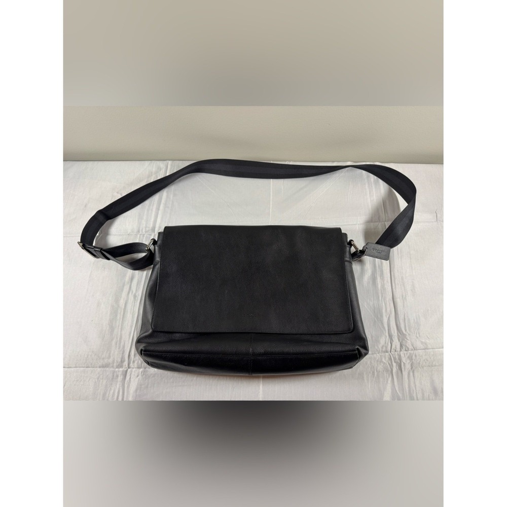Coach Sullivan Messenger Bag Black Pebbled Leather Crossbody F54792